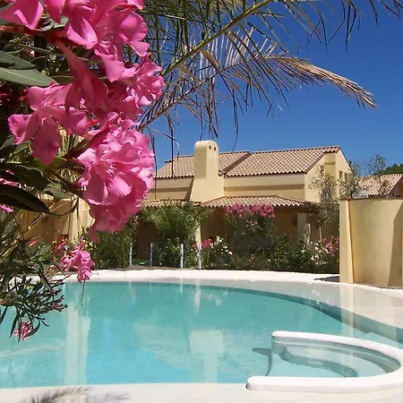Adriatica Immobiliare - Smeralda Village מלון דירות לידו די ג'סולו