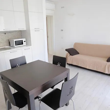 Adriatica Immobiliare - Smeralda Village מלון דירות *